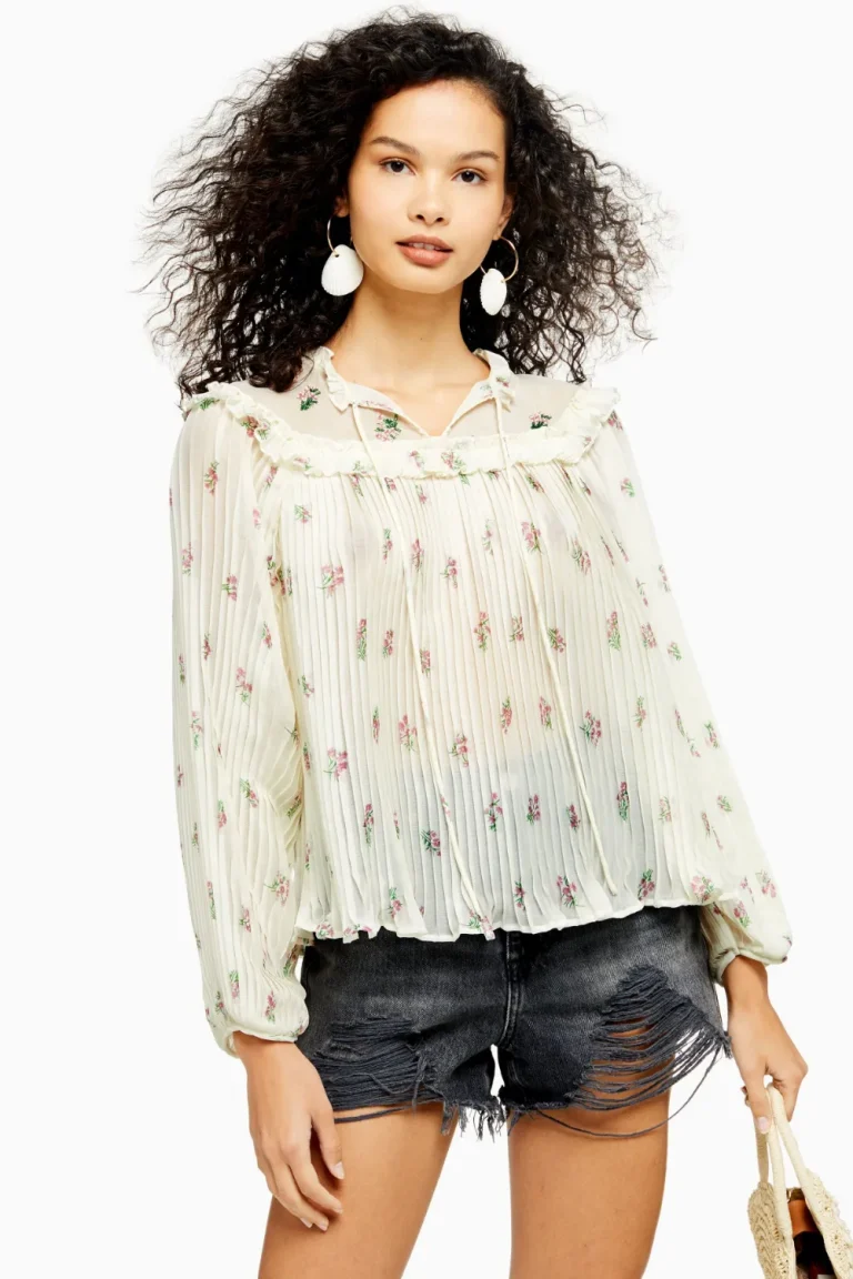 10 Best Blouses for Women: Top Picks for 2024 Fashion Trends