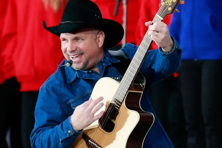 10 Best Garth Brooks Songs to Celebrate “The Dance” in 2024