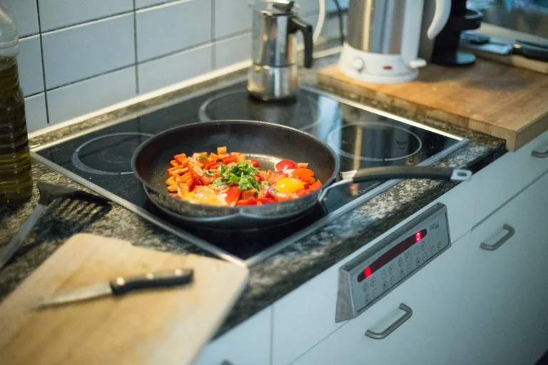 10 Best Pans for Electric Range: Top Products for 2024 Cooking Success