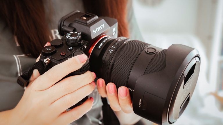 Best Beginner DSLR Cameras for Professionals: Top Picks for 2024