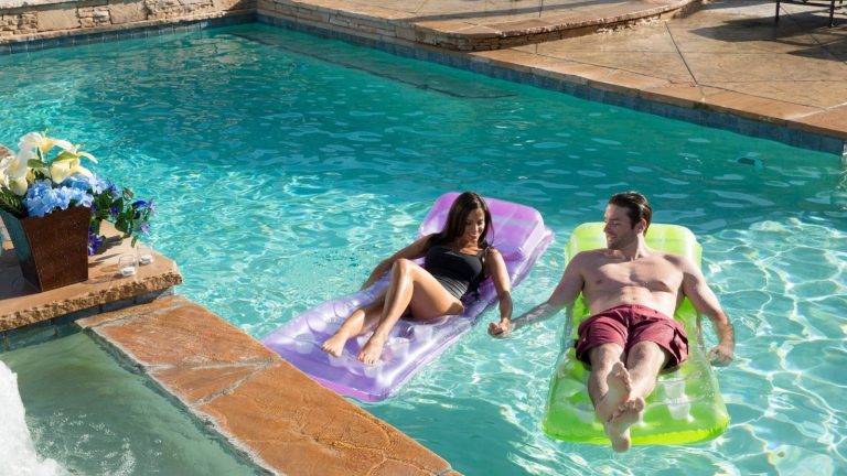 Best Pool Floats for 2024: Top Picks for Ultimate Fun in the Sun