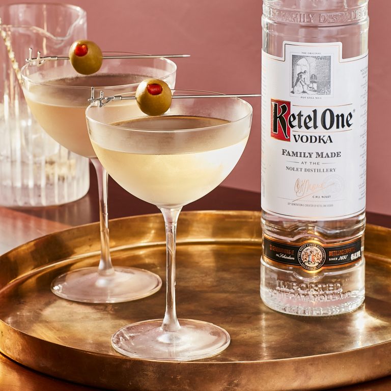 10 Best Vodkas for a Dirty Martini in 2024: Ultimate Guide to the Best Products