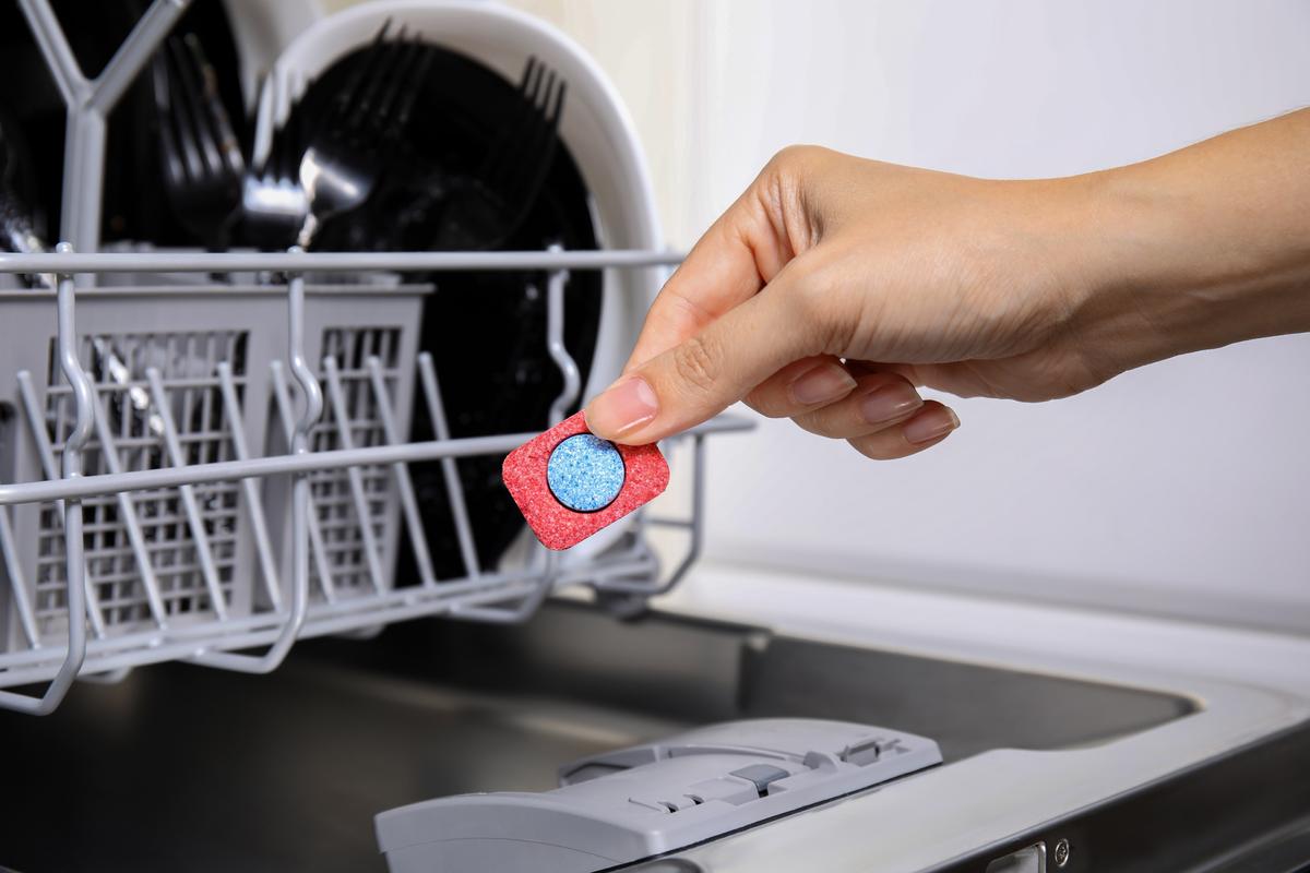 Dishwasher Detergent Buying Guide: Choose the Best for Sparkling Clean Dishes