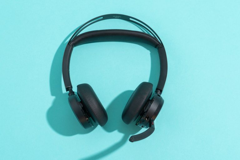 10 Best Wireless Headsets for Office: Top Picks for 2024